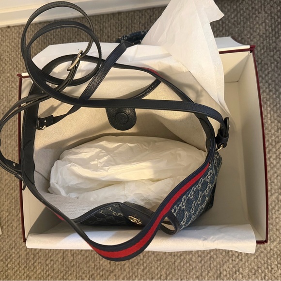 Gucci Giglio Small Tote Bag - Picture 8 of 12